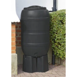 Standard Black Barrel Water Butt 210 Litre With Stand And Diverter 5 Standard Black Barrel Water Butt 210 Litre With Stand And Diverter -XIKI Garden Shop GUSBWB210K1