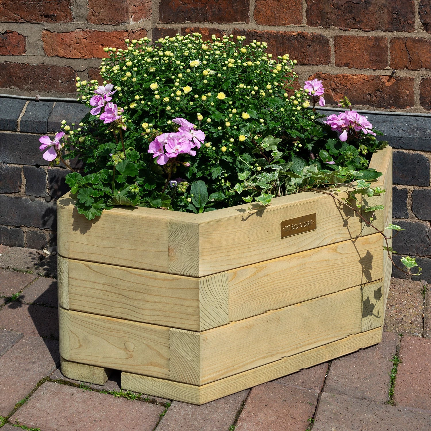 Rowlinson Marberry Corner Planter 1 Rowlinson Marberry Corner Planter