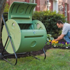 Mantis Mobile Compost Tumbler